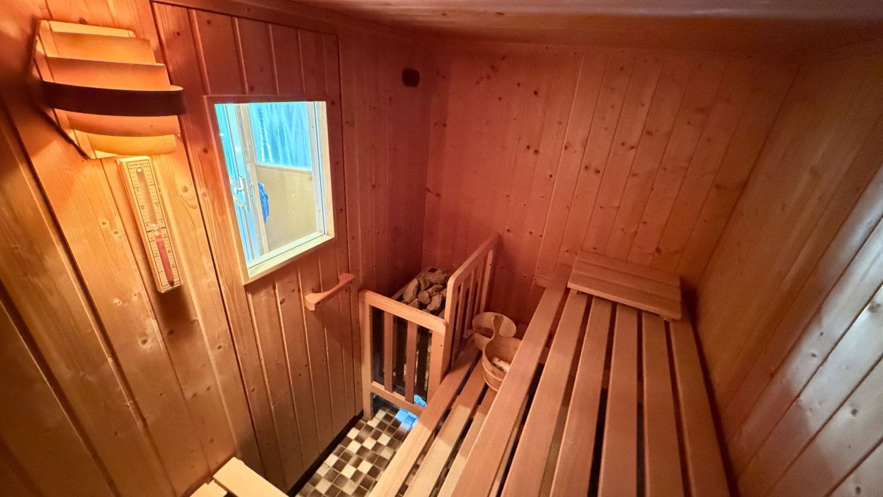 Predaj domu 185 m², pozemek 311 m², Hukelturenstraße 38, Albstadt, Bádensko-Wurttembersko Predaj domu 185 m², pozemek 311 m², Hukelturenstraße 38, Albstadt, Bádensko-Wurttembersko