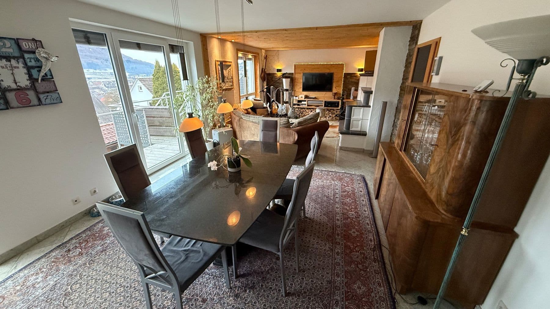 Predaj domu 185 m², pozemek 311 m², Hukelturenstraße 38, Albstadt, Bádensko-Wurttembersko Predaj domu 185 m², pozemek 311 m², Hukelturenstraße 38, Albstadt, Bádensko-Wurttembersko