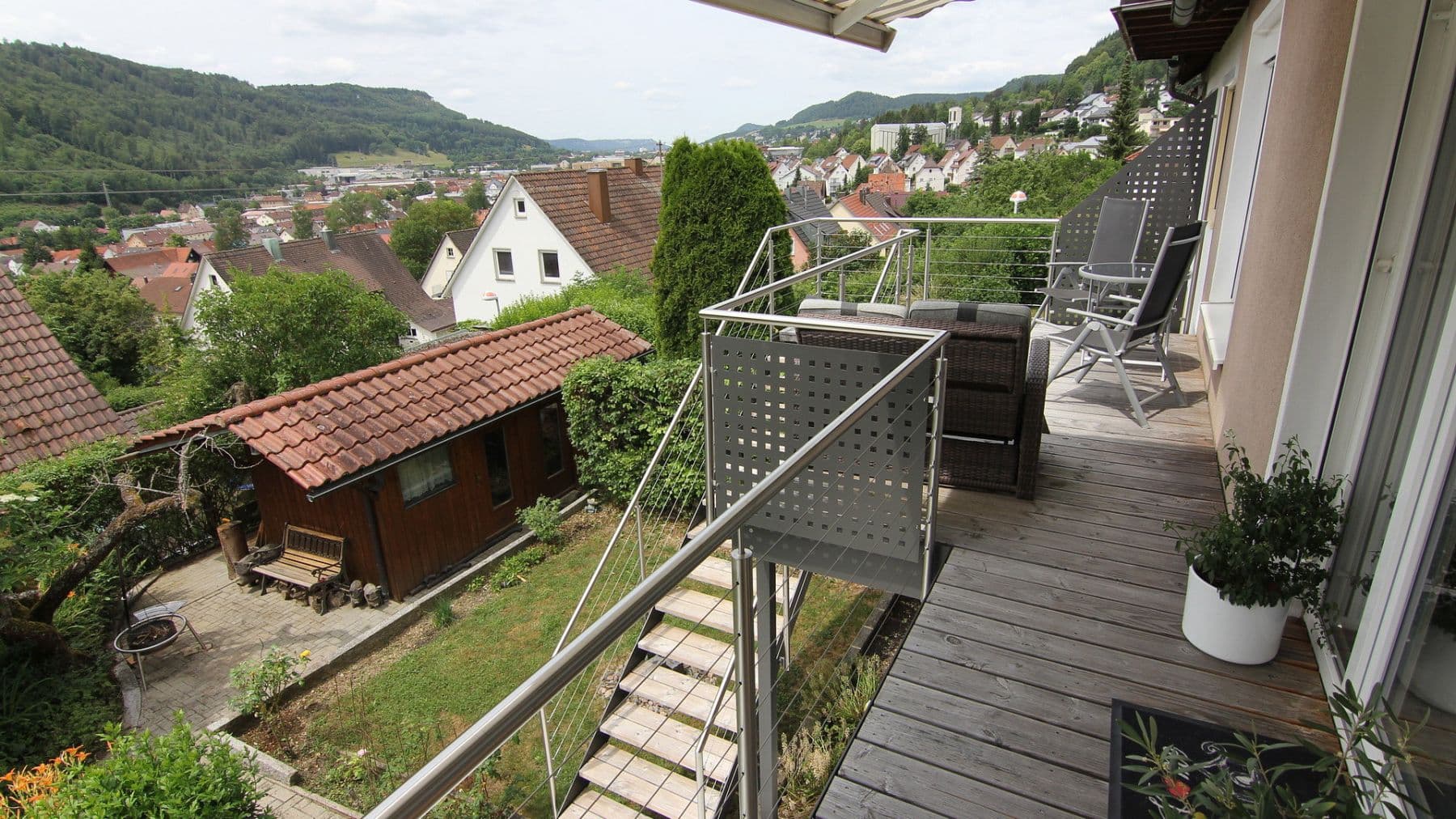 Predaj domu 185 m², pozemek 311 m², Hukelturenstraße 38, Albstadt, Bádensko-Wurttembersko Predaj domu 185 m², pozemek 311 m², Hukelturenstraße 38, Albstadt, Bádensko-Wurttembersko