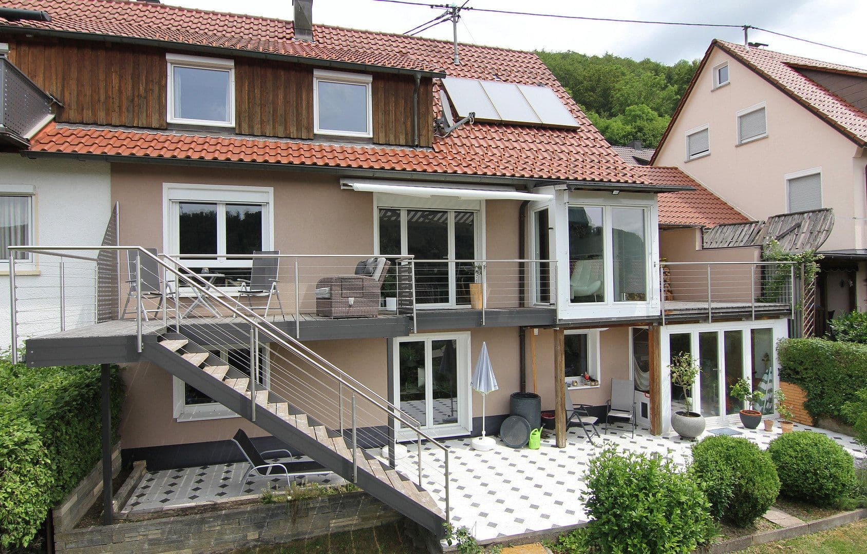 Predaj domu 185 m², pozemek 311 m², Hukelturenstraße 38, Albstadt, Bádensko-Wurttembersko Predaj domu 185 m², pozemek 311 m², Hukelturenstraße 38, Albstadt, Bádensko-Wurttembersko