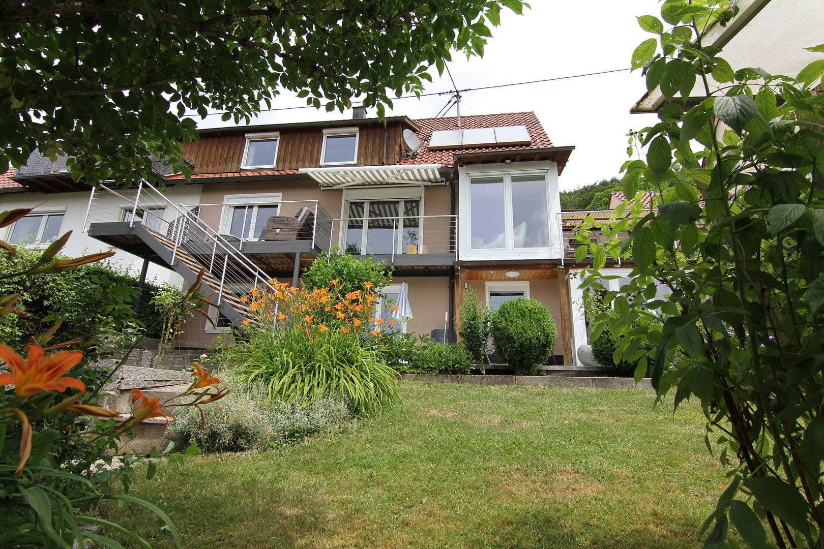 Predaj domu 185 m², pozemek 311 m², Hukelturenstraße 38, Albstadt, Bádensko-Wurttembersko Predaj domu 185 m², pozemek 311 m², Hukelturenstraße 38, Albstadt, Bádensko-Wurttembersko