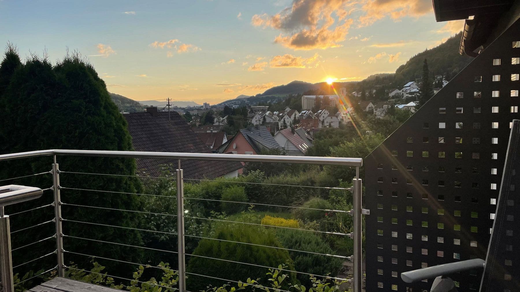 Predaj domu 185 m², pozemek 311 m², Hukelturenstraße 38, Albstadt, Bádensko-Wurttembersko Predaj domu 185 m², pozemek 311 m², Hukelturenstraße 38, Albstadt, Bádensko-Wurttembersko