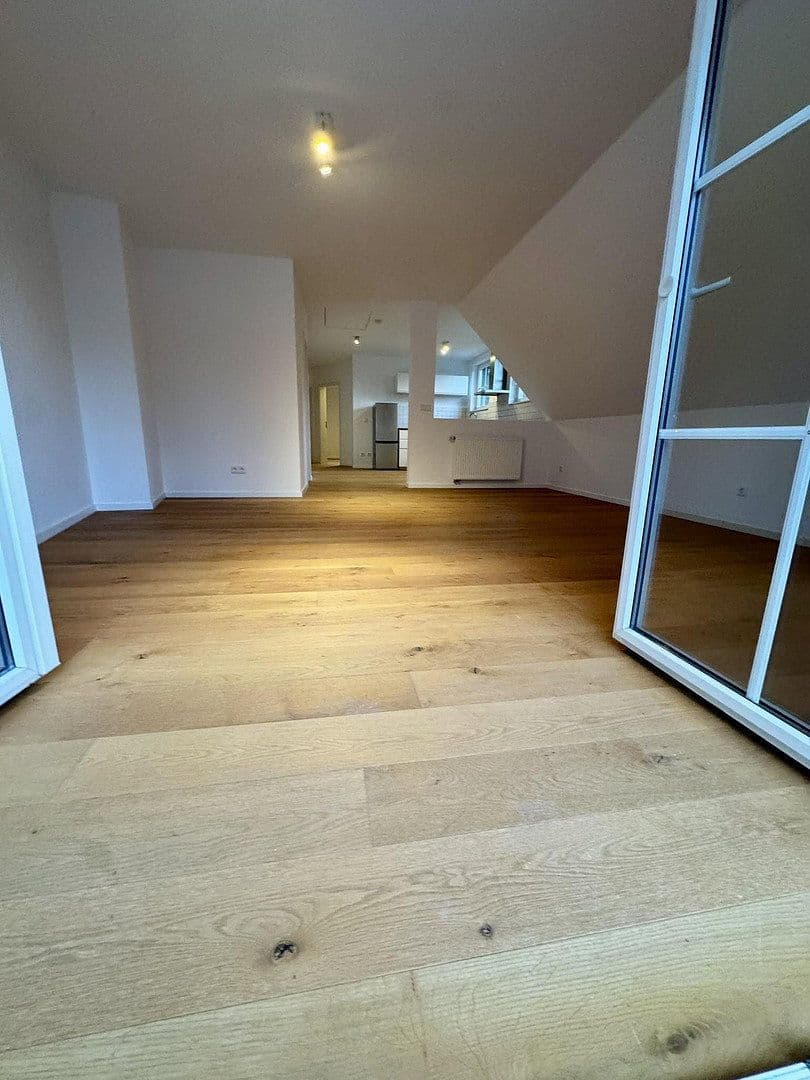 Prenájom bytu 2-izbový 75 m², Weg nach den Hingbenden, Düsseldorf, Severné Porýnie - Westfálsko Prenájom bytu 2-izbový 75 m², Weg nach den Hingbenden, Düsseldorf, Severné Porýnie - Westfálsko