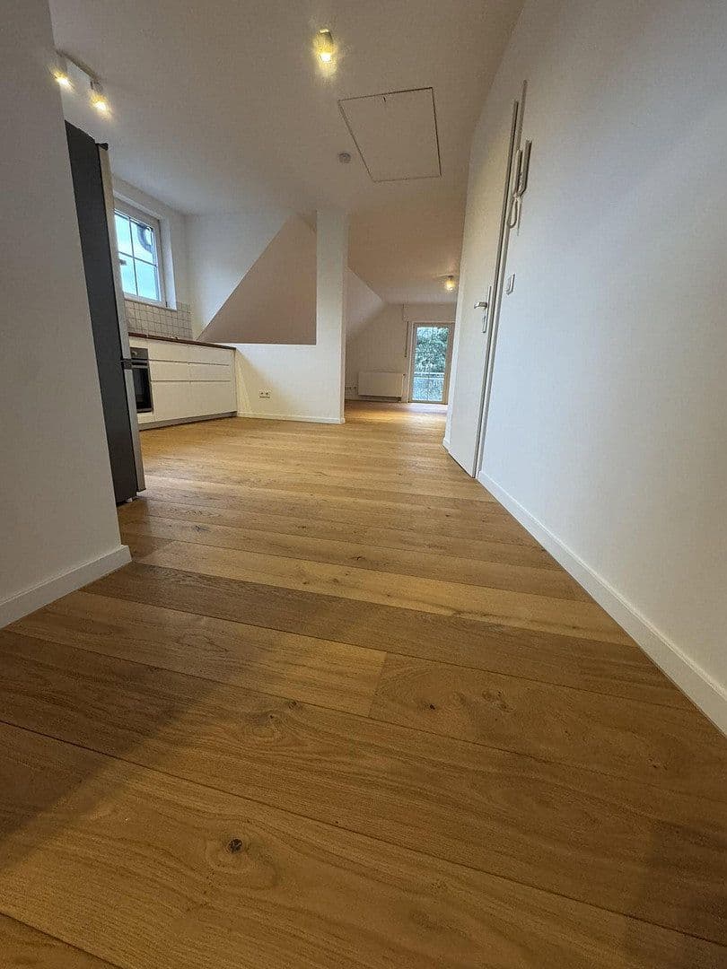 Prenájom bytu 2-izbový 75 m², Weg nach den Hingbenden, Düsseldorf, Severné Porýnie - Westfálsko Prenájom bytu 2-izbový 75 m², Weg nach den Hingbenden, Düsseldorf, Severné Porýnie - Westfálsko