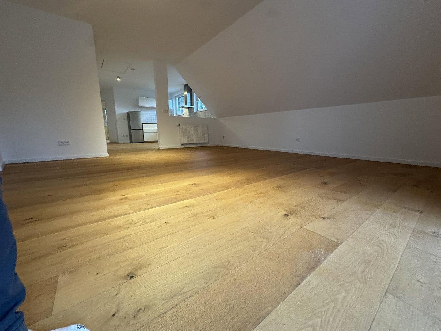 Prenájom bytu 2-izbový 75 m², Weg nach den Hingbenden, Düsseldorf, Severné Porýnie - Westfálsko Prenájom bytu 2-izbový 75 m², Weg nach den Hingbenden, Düsseldorf, Severné Porýnie - Westfálsko