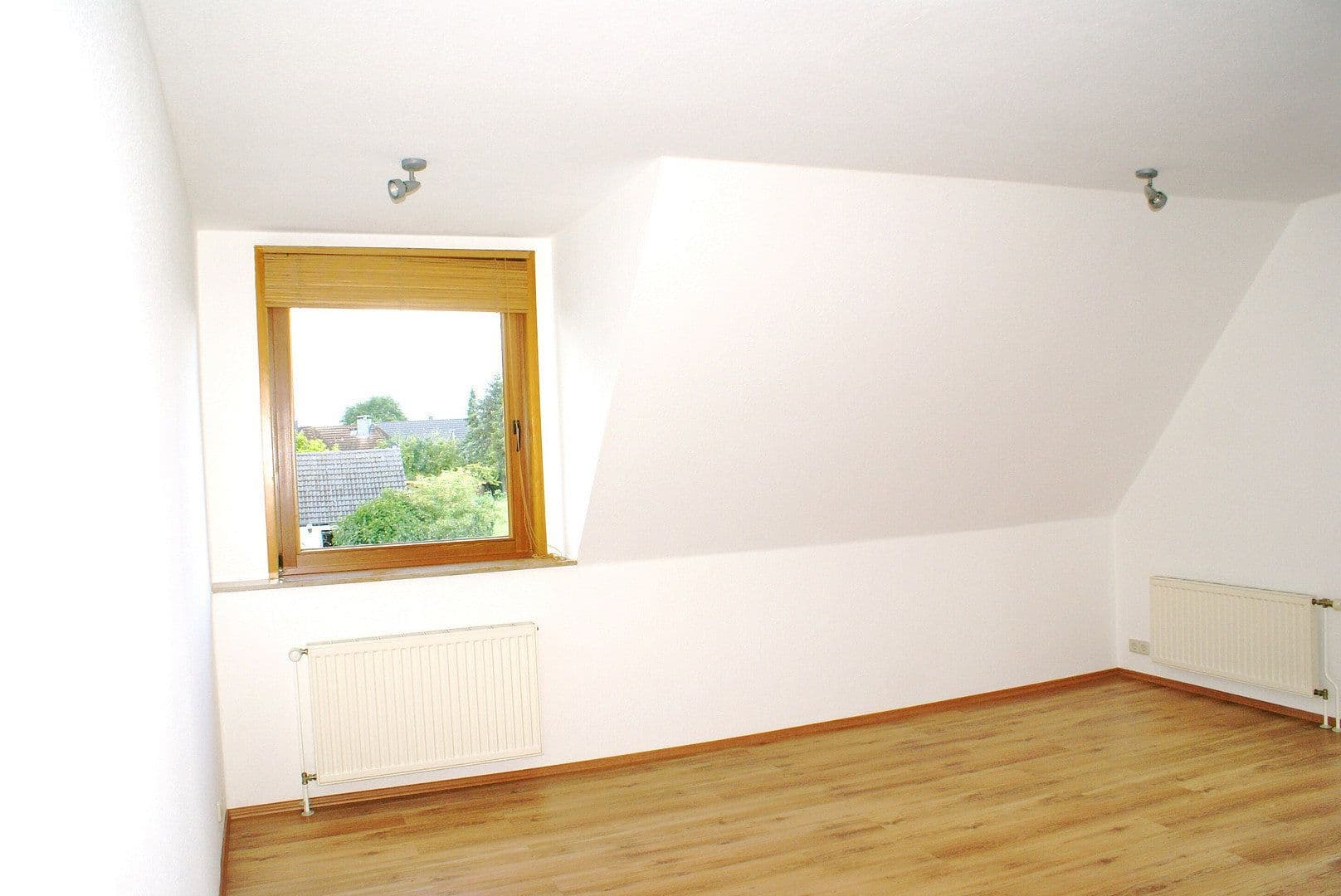 Prenájom bytu 2-izbový 90 m², Bönningstedt, Šlezvicko-Holštajnsko Prenájom bytu 2-izbový 90 m², Bönningstedt, Šlezvicko-Holštajnsko