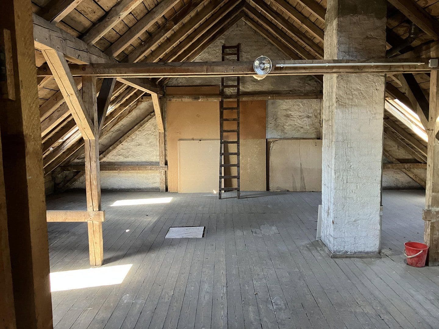 Predaj domu 375 m², pozemek 420 m², Stelzendorferstr. 11, Chemnitz, Sasko Predaj domu 375 m², pozemek 420 m², Stelzendorferstr. 11, Chemnitz, Sasko