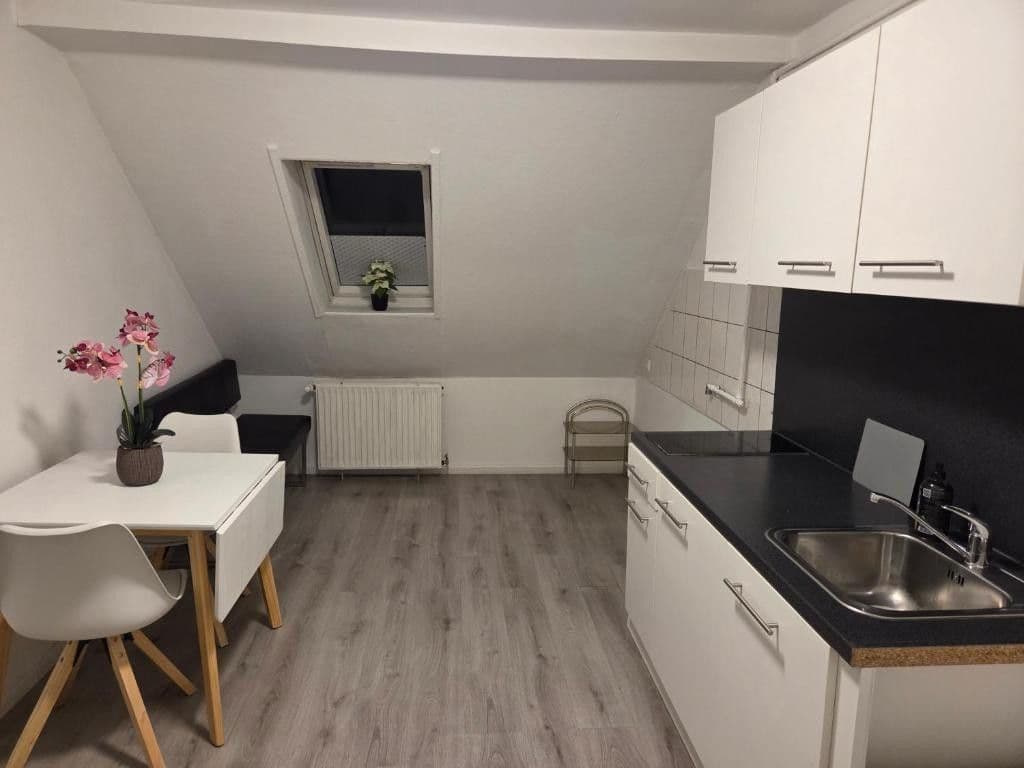 Prenájom bytu 1-izbový 44 m², Valentin-Bauer-Straße 30, Ludwigshafen am Rhein, Porýnie-Falcko Prenájom bytu 1-izbový 44 m², Valentin-Bauer-Straße 30, Ludwigshafen am Rhein, Porýnie-Falcko