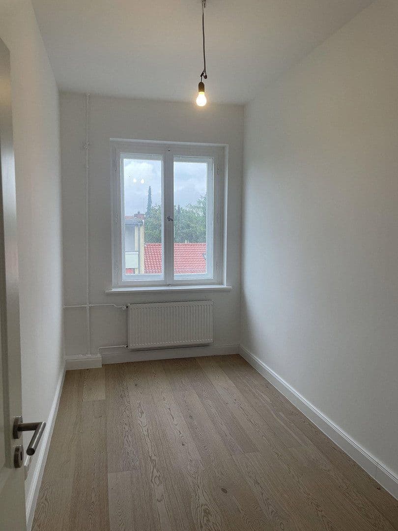 Predaj bytu 3-izbový 58 m², Leibnizstraße 93, Berlin, Berlín Predaj bytu 3-izbový 58 m², Leibnizstraße 93, Berlin, Berlín