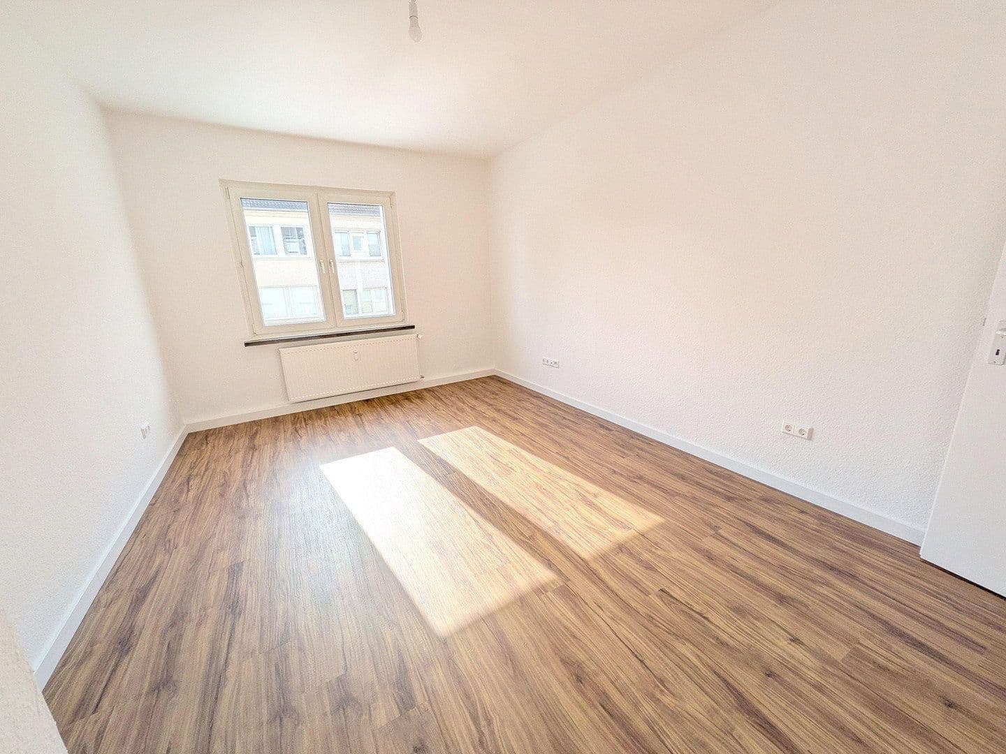 Prenájom bytu 3-izbový 60 m², Wenkerstr. 11, Dortmund, Severné Porýnie - Westfálsko Prenájom bytu 3-izbový 60 m², Wenkerstr. 11, Dortmund, Severné Porýnie - Westfálsko