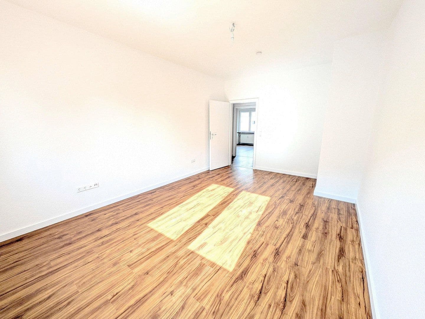 Prenájom bytu 3-izbový 60 m², Wenkerstr. 11, Dortmund, Severné Porýnie - Westfálsko Prenájom bytu 3-izbový 60 m², Wenkerstr. 11, Dortmund, Severné Porýnie - Westfálsko