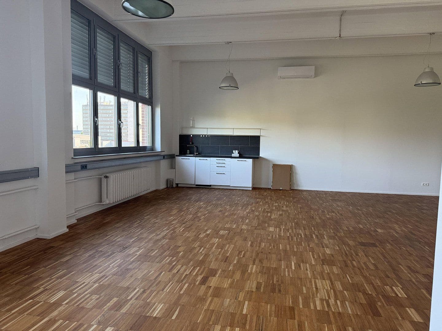 Prenájom kancelárie 77 m², Cassellastraße, 30-32, Frankfurt (Main) - Fechenheim, Hesensko Prenájom kancelárie 77 m², Cassellastraße, 30-32, Frankfurt (Main) - Fechenheim, Hesensko