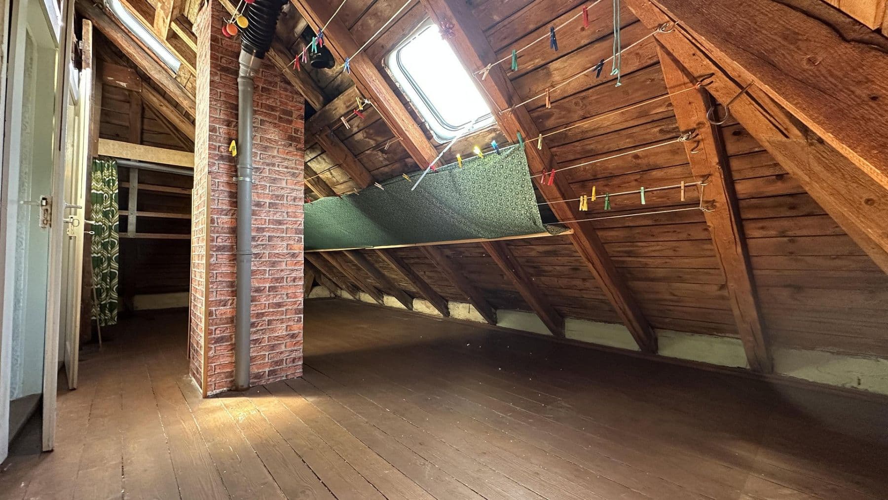 Predaj domu 90 m², pozemek 823 m², Chemnitz OT Schönau, Sasko Predaj domu 90 m², pozemek 823 m², Chemnitz OT Schönau, Sasko