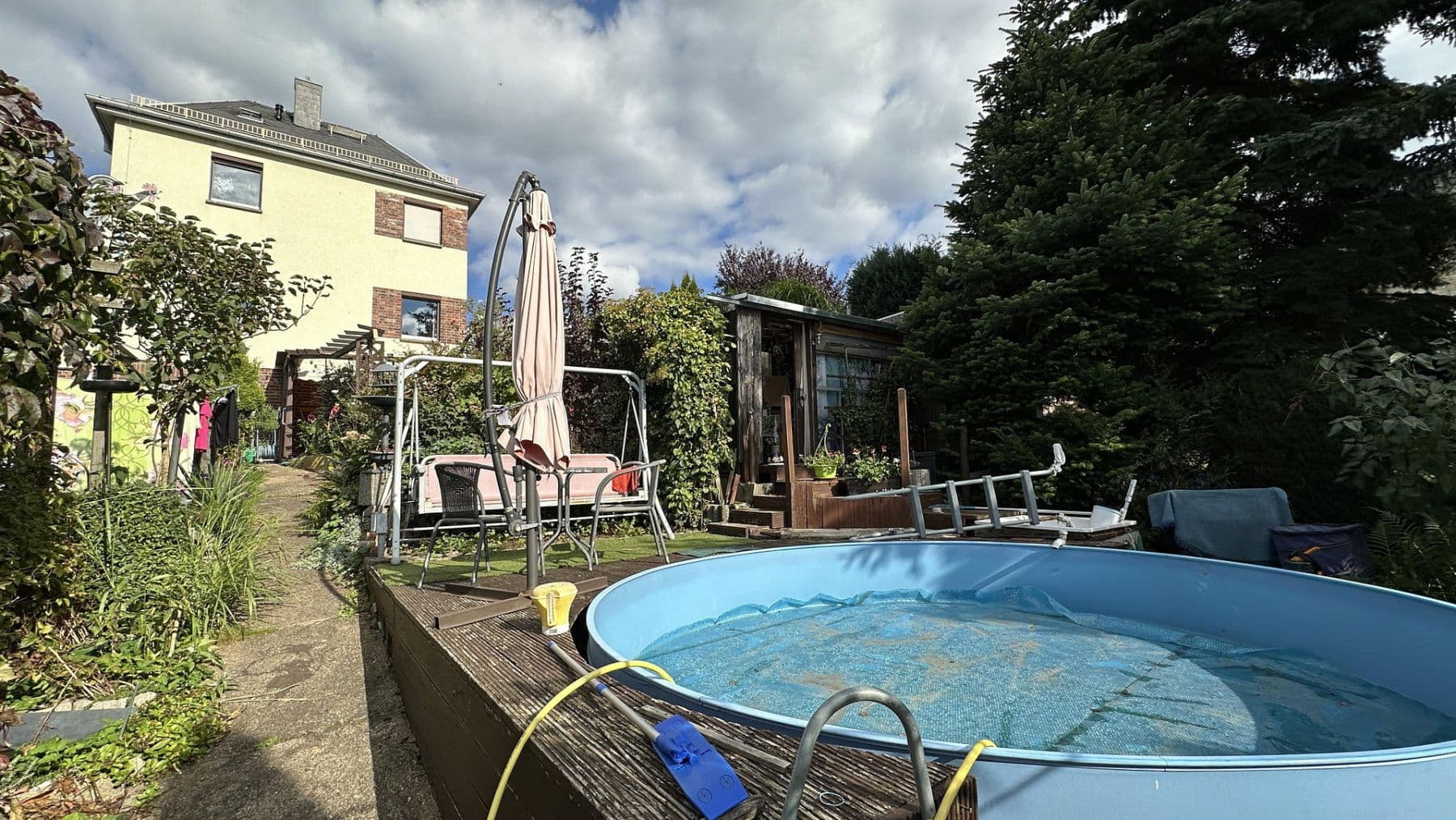 Predaj domu 90 m², pozemek 823 m², Chemnitz OT Schönau, Sasko Predaj domu 90 m², pozemek 823 m², Chemnitz OT Schönau, Sasko