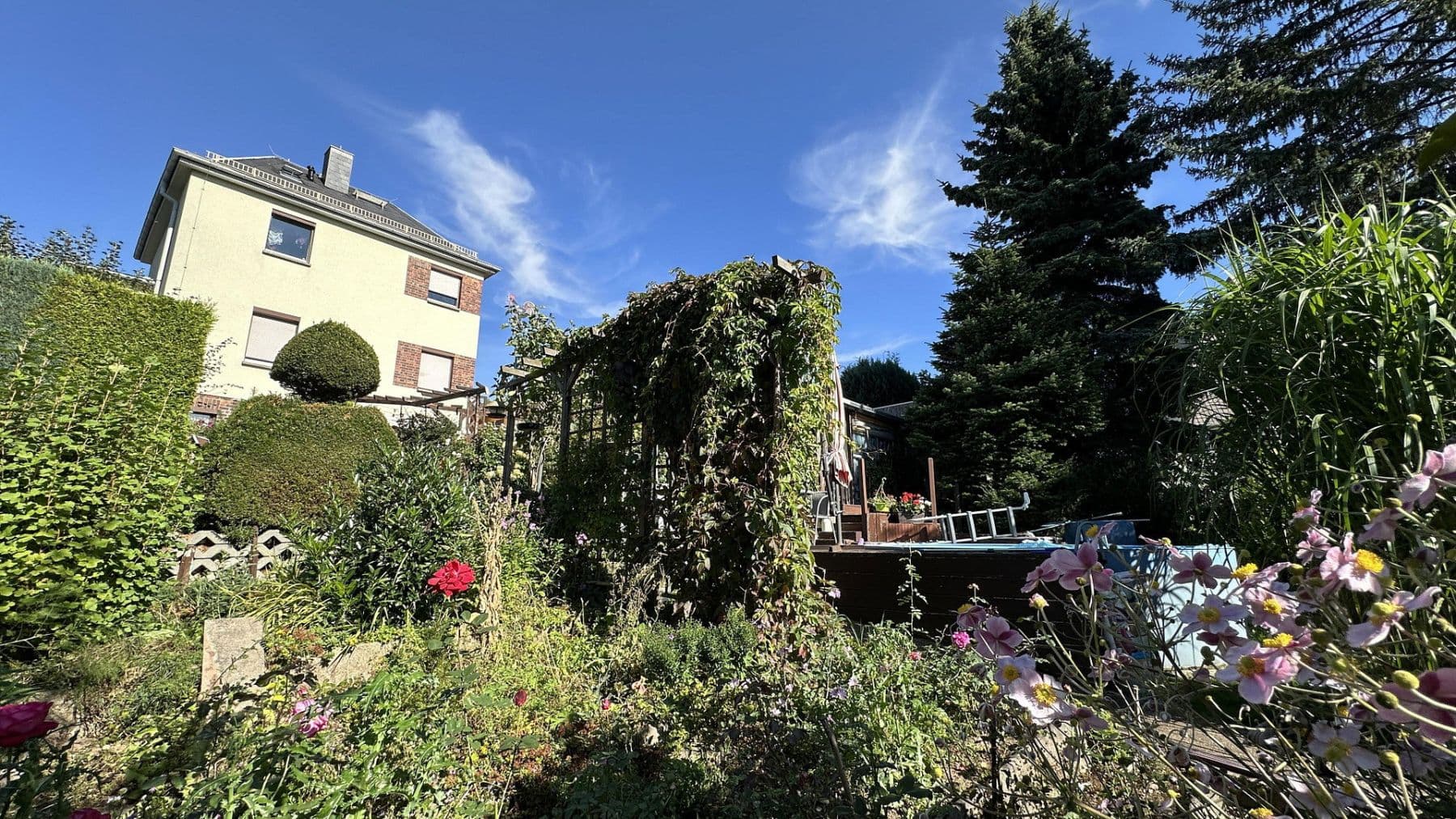 Predaj domu 90 m², pozemek 823 m², Chemnitz OT Schönau, Sasko Predaj domu 90 m², pozemek 823 m², Chemnitz OT Schönau, Sasko