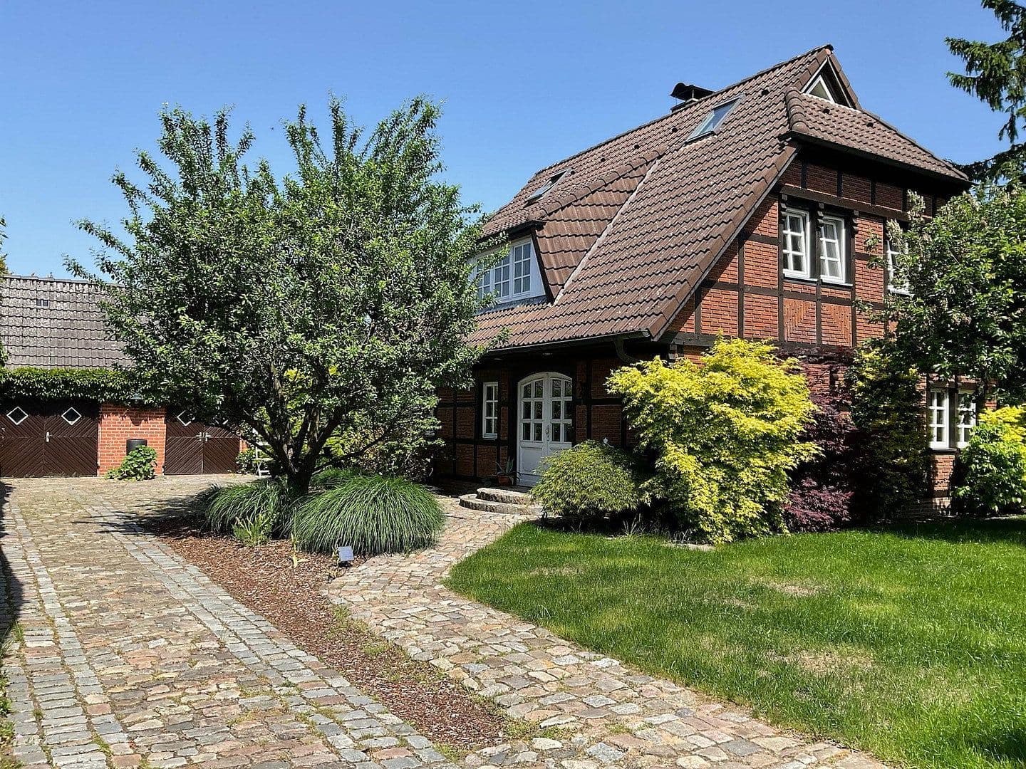 Predaj domu 140 m², pozemek 800 m², Norderstedt, Šlezvicko-Holštajnsko Predaj domu 140 m², pozemek 800 m², Norderstedt, Šlezvicko-Holštajnsko