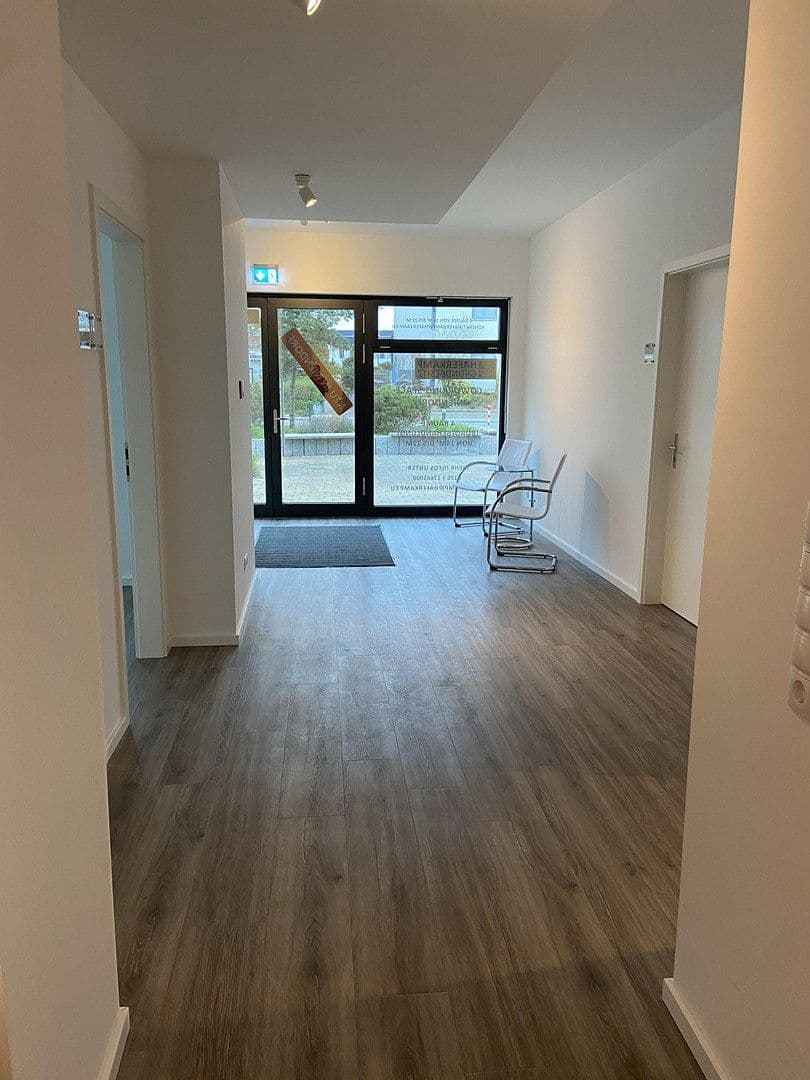 Prenájom kancelárie 23 m², Strandstraße 136, Timmendorfer Strand, Šlezvicko-Holštajnsko Prenájom kancelárie 23 m², Strandstraße 136, Timmendorfer Strand, Šlezvicko-Holštajnsko