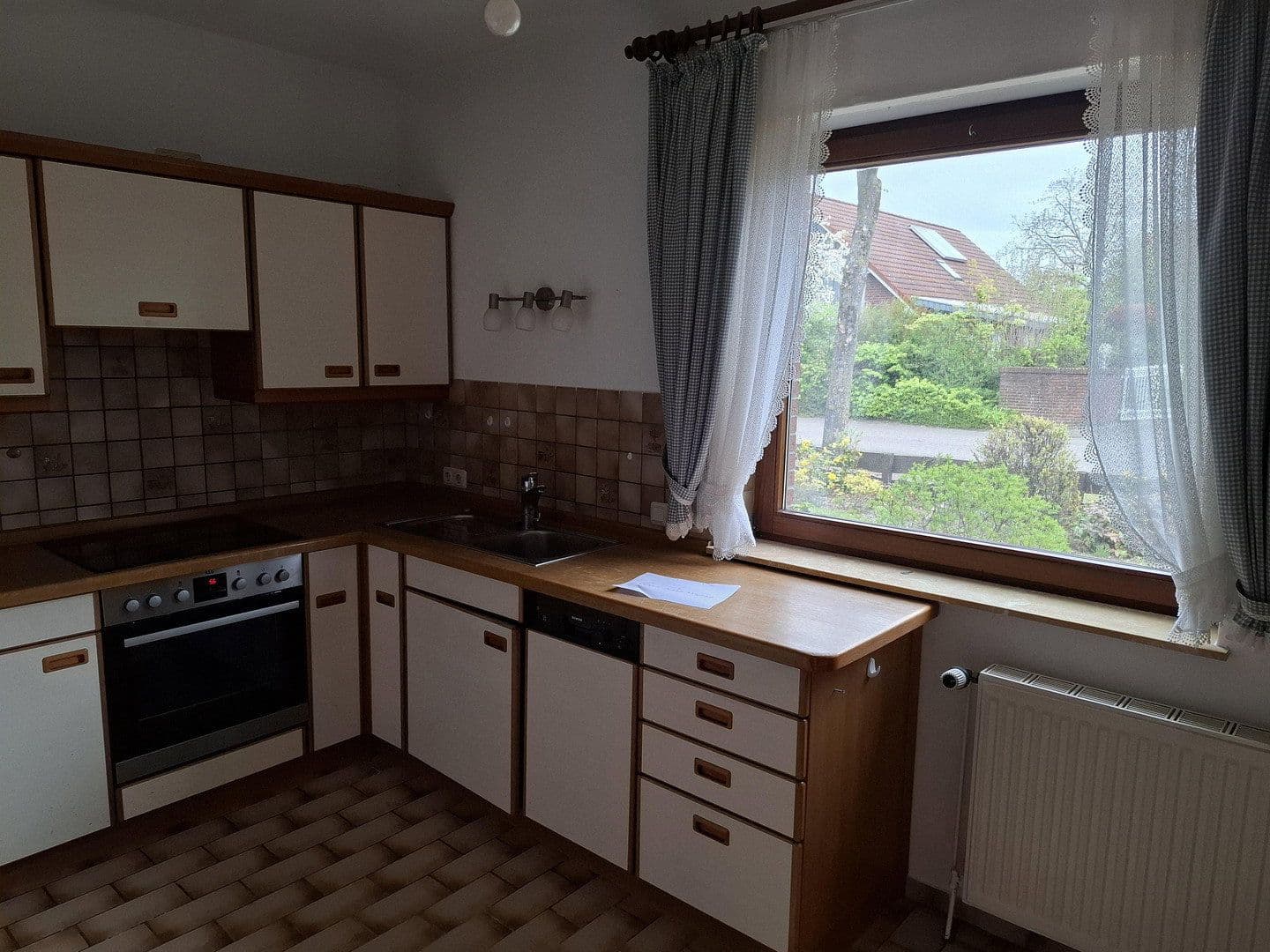 Predaj domu 127 m², pozemek 865 m², Hammah, Dolné Sasko Predaj domu 127 m², pozemek 865 m², Hammah, Dolné Sasko