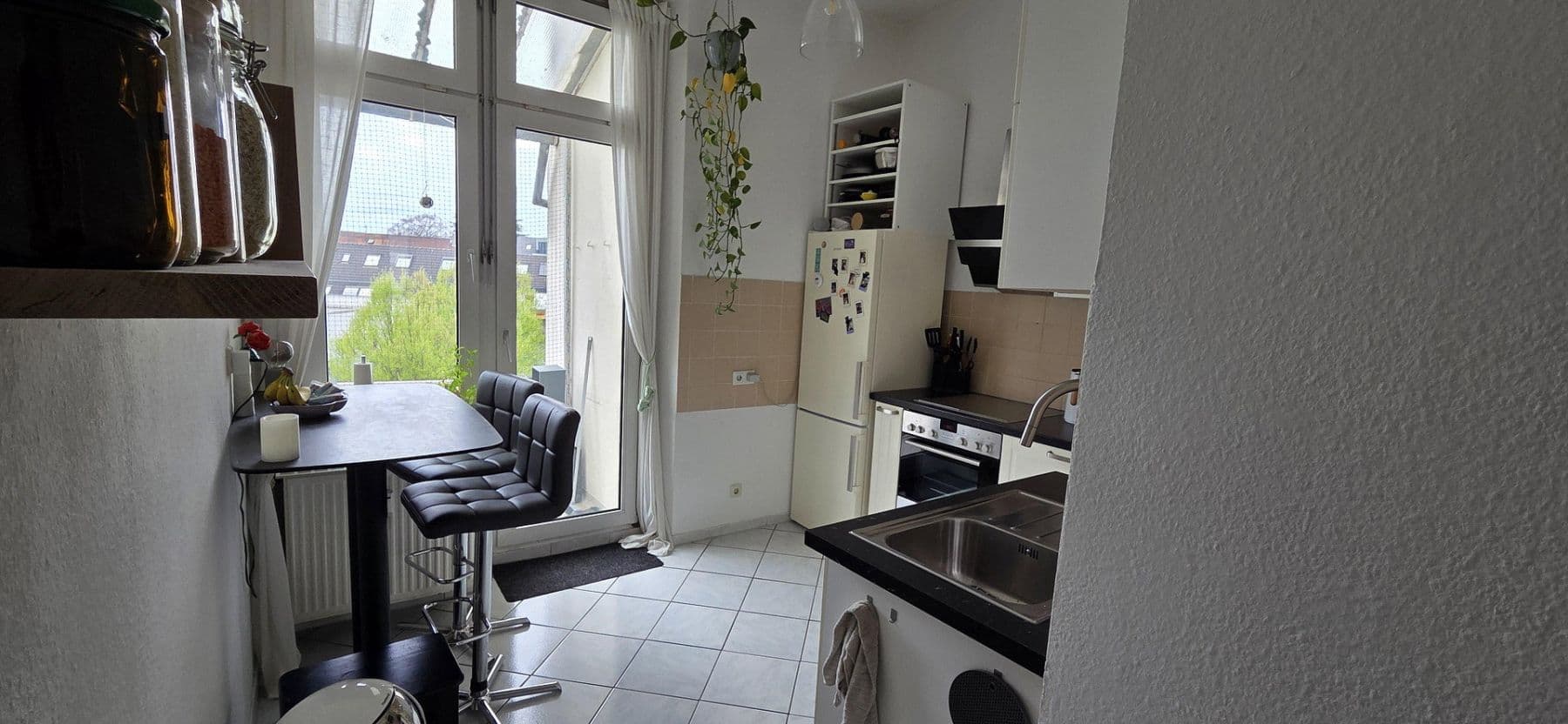Prenájom bytu 2-izbový 80 m², Bahnstraße 6, Solingen, Severné Porýnie - Westfálsko Prenájom bytu 2-izbový 80 m², Bahnstraße 6, Solingen, Severné Porýnie - Westfálsko