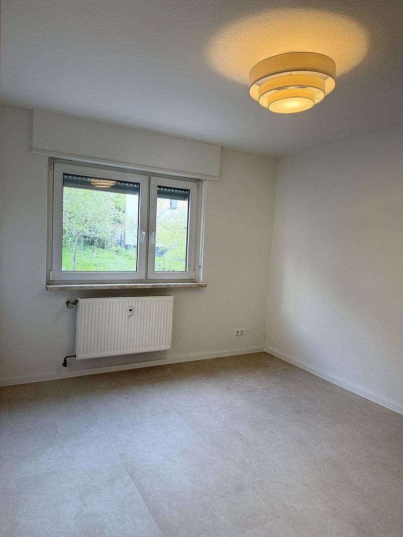 Prenájom bytu 3-izbový 65 m², Annweiler am Trifels, Porýnie-Falcko Prenájom bytu 3-izbový 65 m², Annweiler am Trifels, Porýnie-Falcko