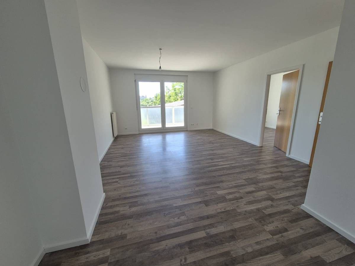 Prenájom bytu 2-izbový 72 m², Schwechat, Dolné Rakúsko Prenájom bytu 2-izbový 72 m², Schwechat, Dolné Rakúsko