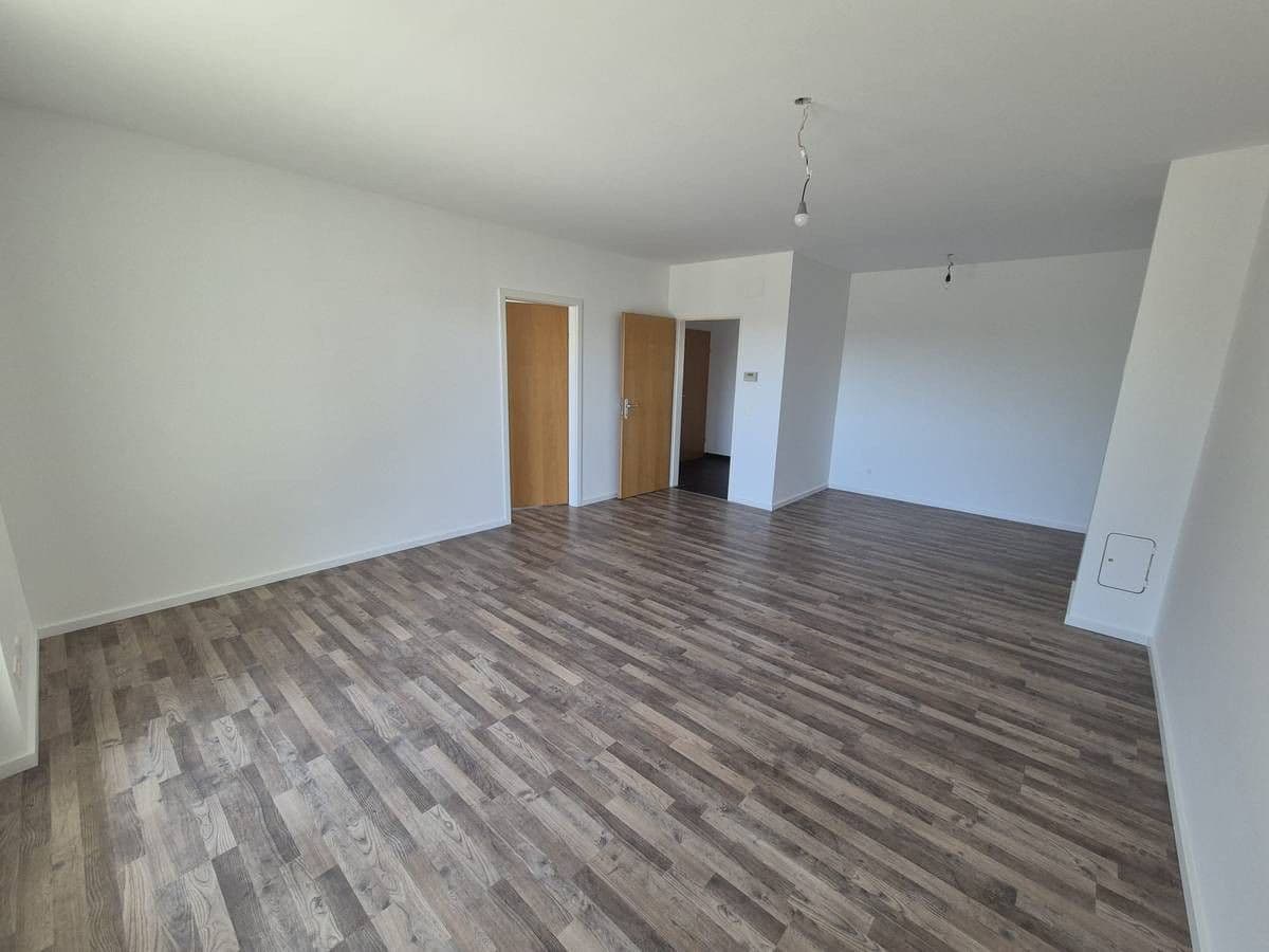 Prenájom bytu 2-izbový 72 m², Schwechat, Dolné Rakúsko Prenájom bytu 2-izbový 72 m², Schwechat, Dolné Rakúsko