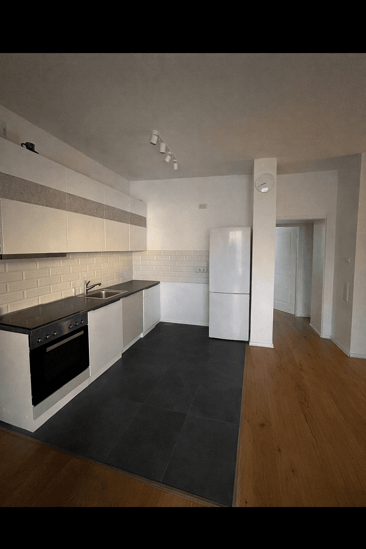 Prenájom bytu 3-izbový 63 m², Bonn, Severné Porýnie - Westfálsko Prenájom bytu 3-izbový 63 m², Bonn, Severné Porýnie - Westfálsko