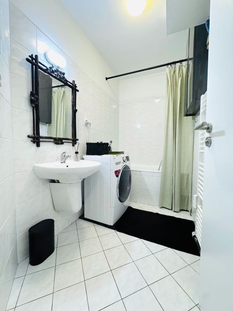 Predaj bytu 3-izbový 66 m², Žiželická, Praha, Praha Predaj bytu 3-izbový 66 m², Žiželická, Praha, Praha