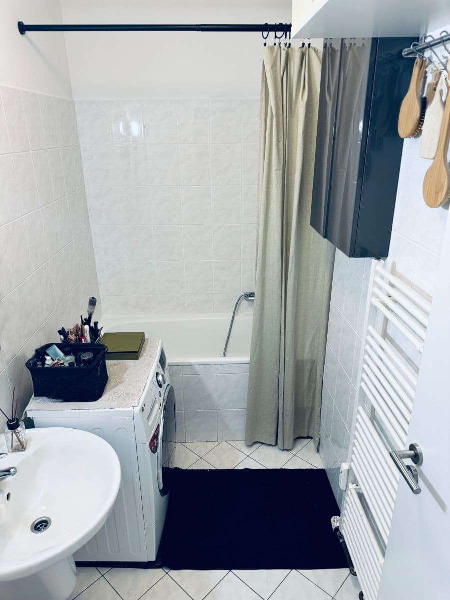 Predaj bytu 3-izbový 66 m², Žiželická, Praha, Praha Predaj bytu 3-izbový 66 m², Žiželická, Praha, Praha