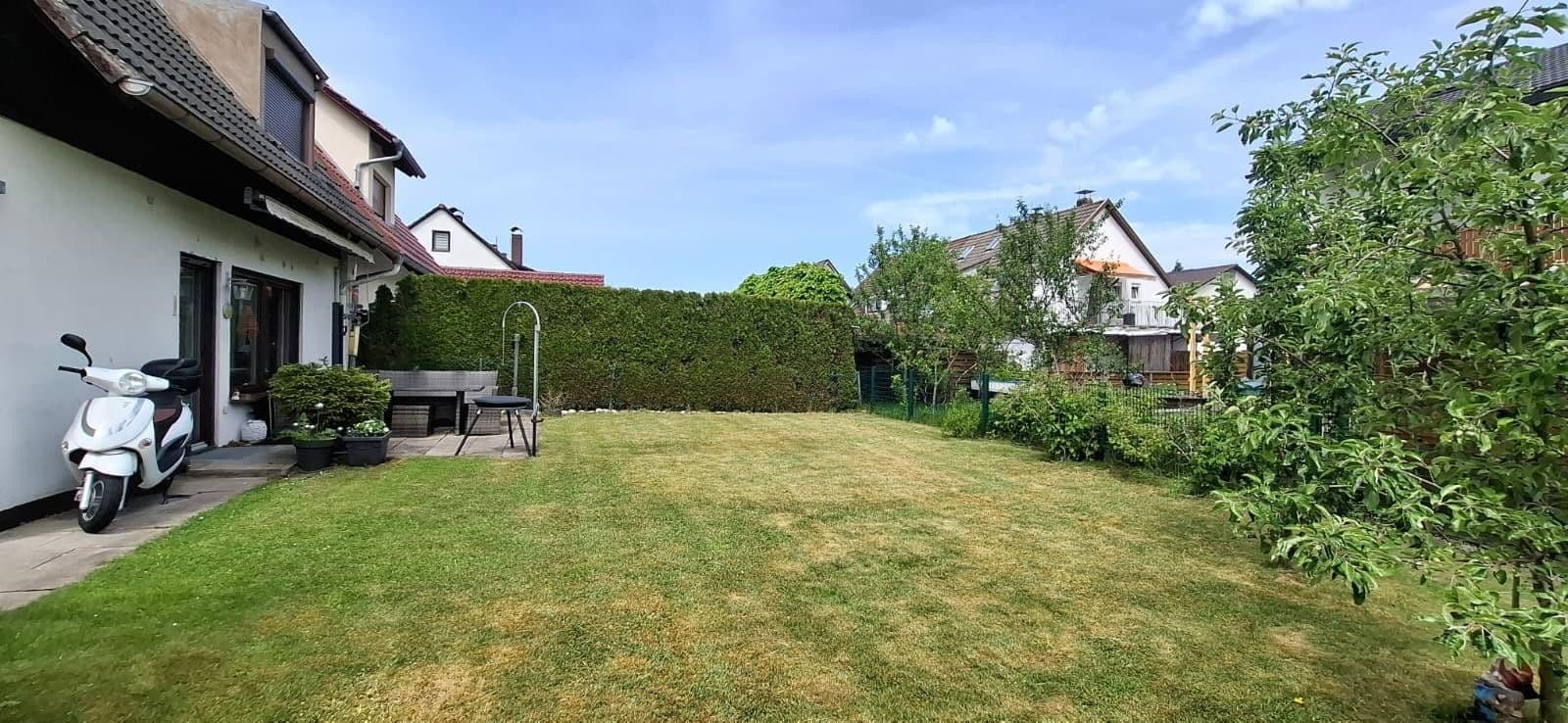 Predaj domu 104 m², pozemek 397 m², Griegweg 23a, Geretsried, Bavorsko Predaj domu 104 m², pozemek 397 m², Griegweg 23a, Geretsried, Bavorsko