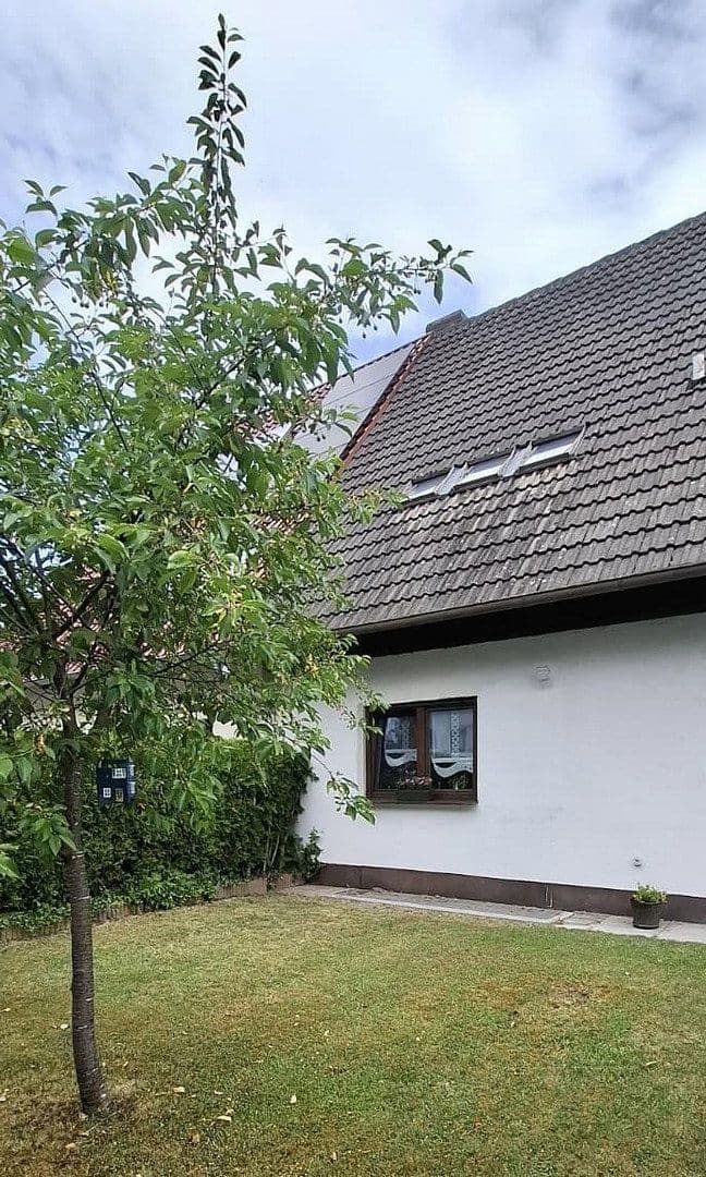 Predaj domu 104 m², pozemek 397 m², Griegweg 23a, Geretsried, Bavorsko Predaj domu 104 m², pozemek 397 m², Griegweg 23a, Geretsried, Bavorsko