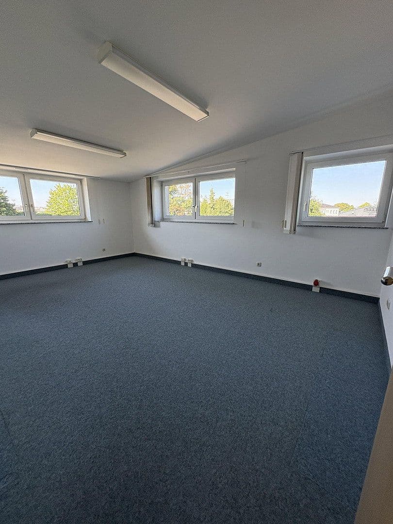 Prenájom kancelárie 300 m², Marktoberdorf, Bavorsko Prenájom kancelárie 300 m², Marktoberdorf, Bavorsko