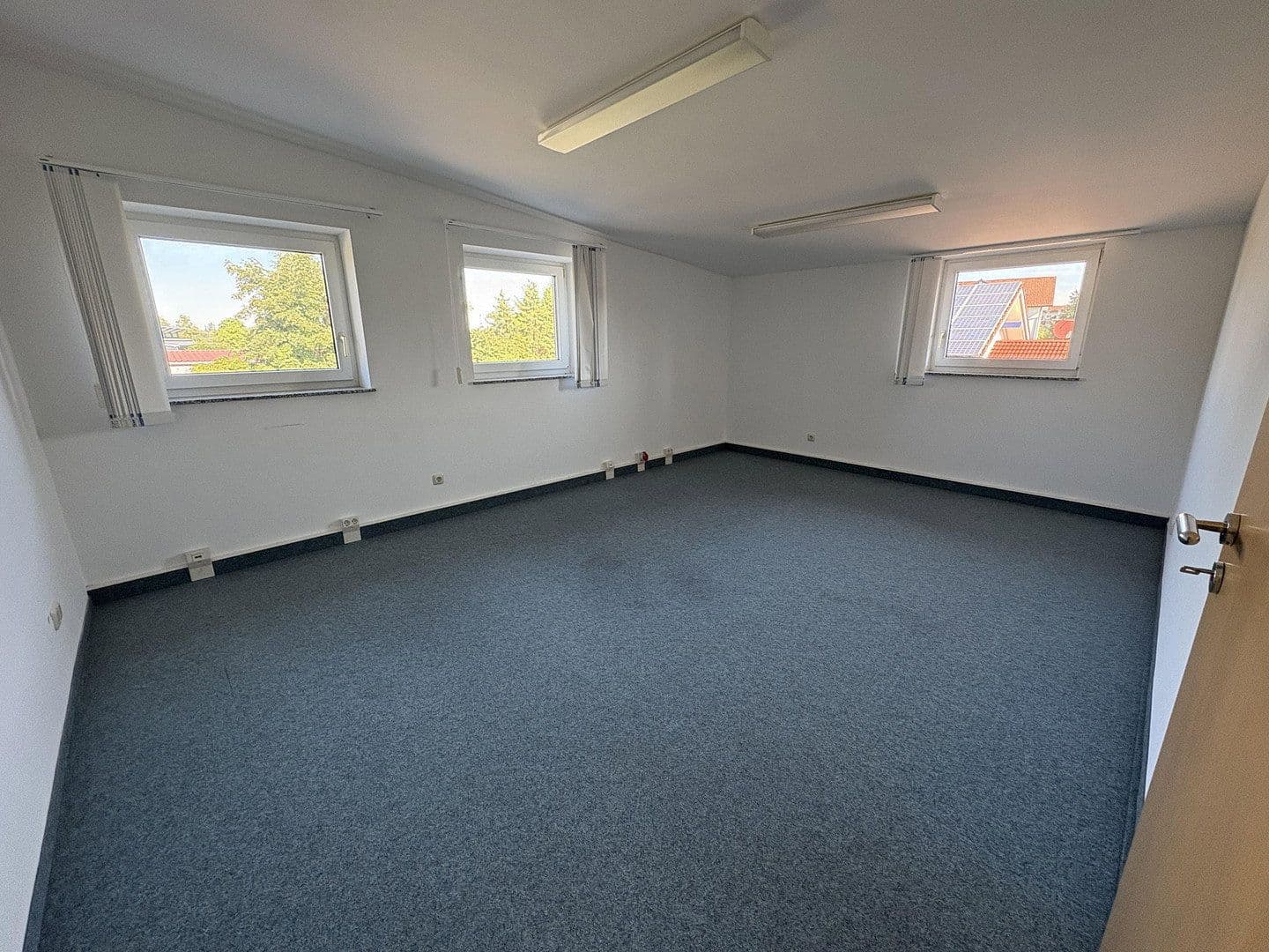 Prenájom kancelárie 300 m², Marktoberdorf, Bavorsko Prenájom kancelárie 300 m², Marktoberdorf, Bavorsko