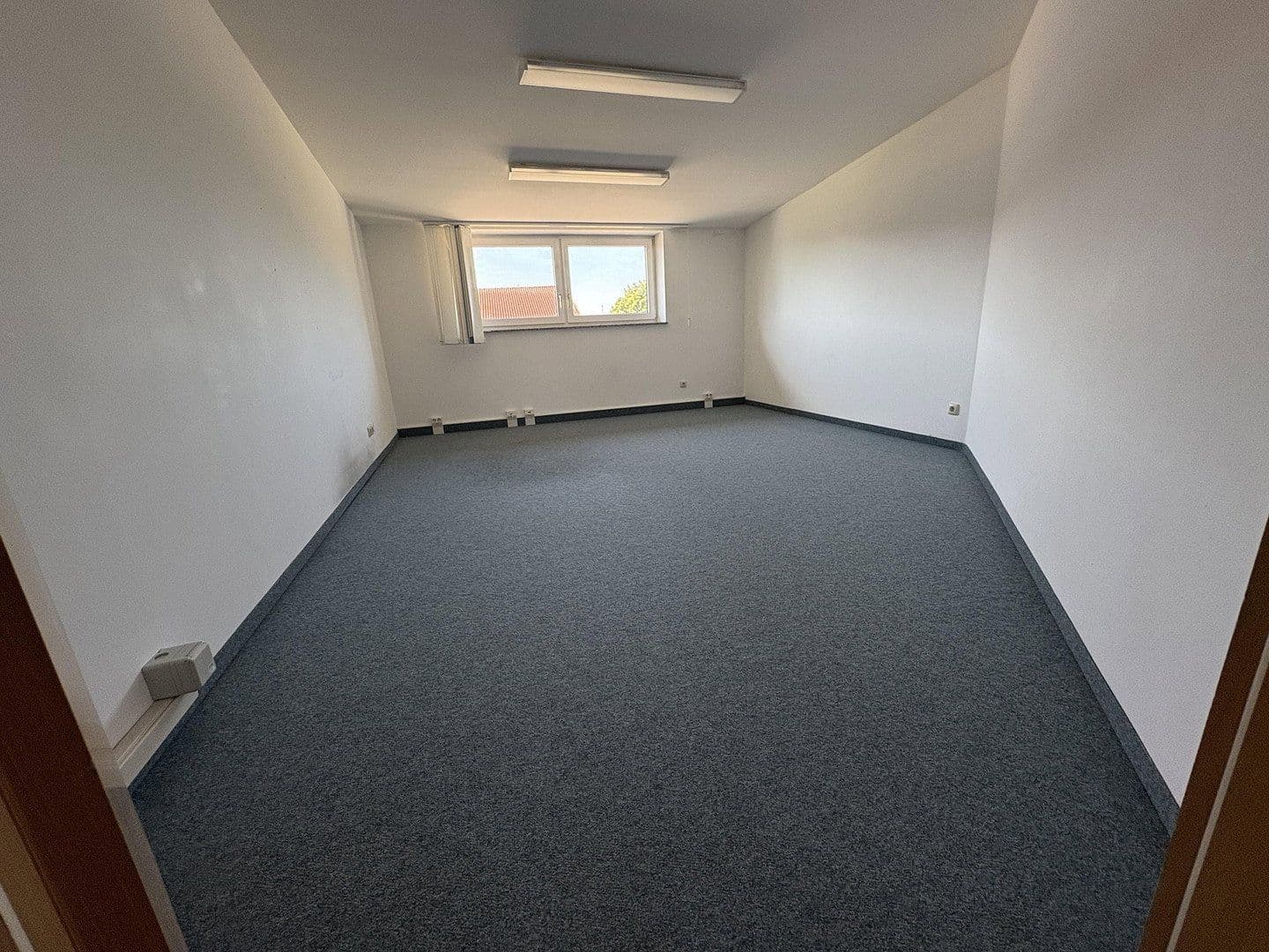 Prenájom kancelárie 300 m², Marktoberdorf, Bavorsko Prenájom kancelárie 300 m², Marktoberdorf, Bavorsko