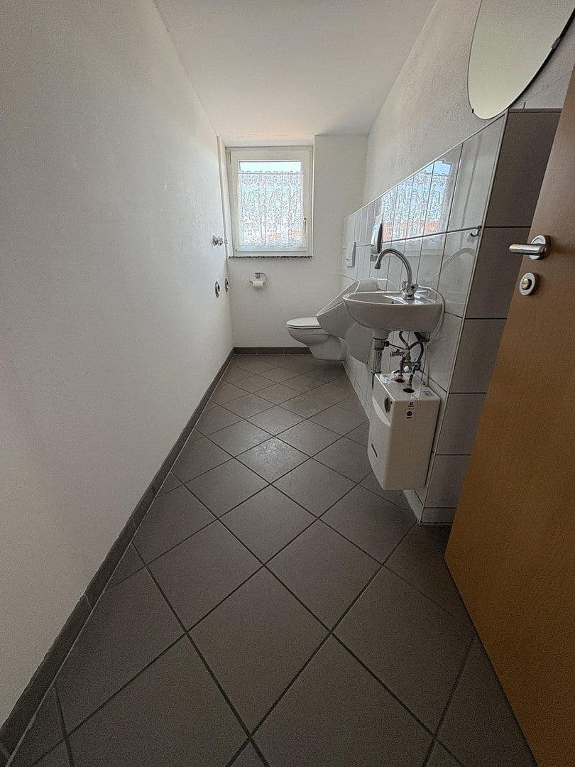 Prenájom kancelárie 300 m², Marktoberdorf, Bavorsko Prenájom kancelárie 300 m², Marktoberdorf, Bavorsko