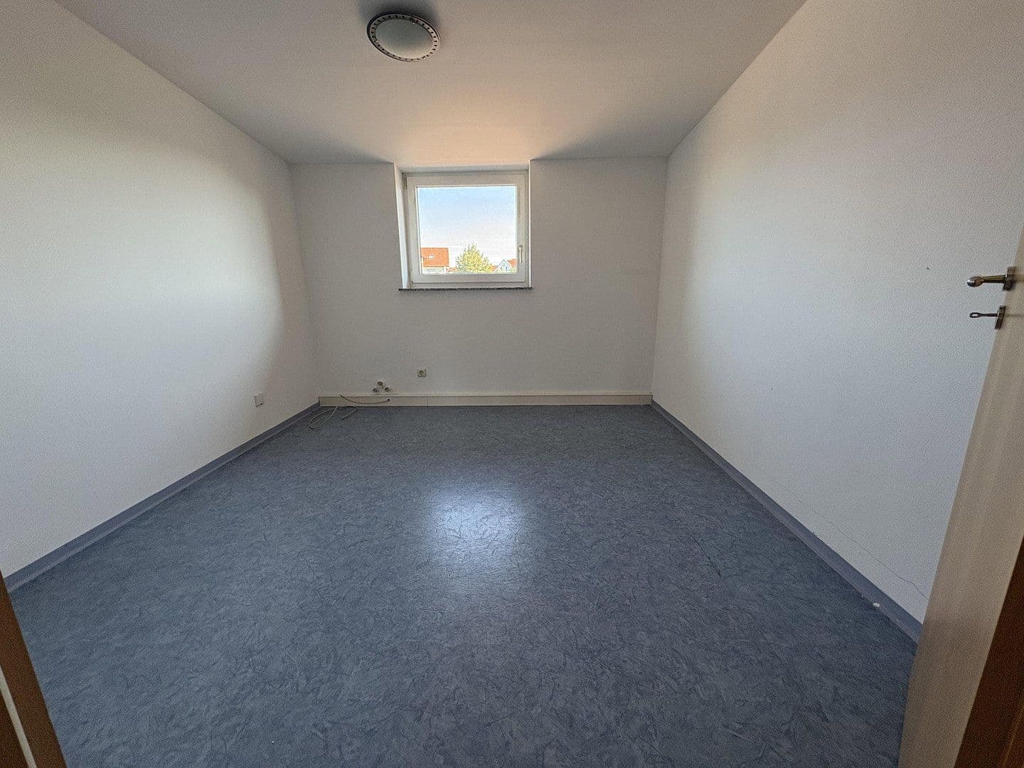 Prenájom kancelárie 300 m², Marktoberdorf, Bavorsko Prenájom kancelárie 300 m², Marktoberdorf, Bavorsko