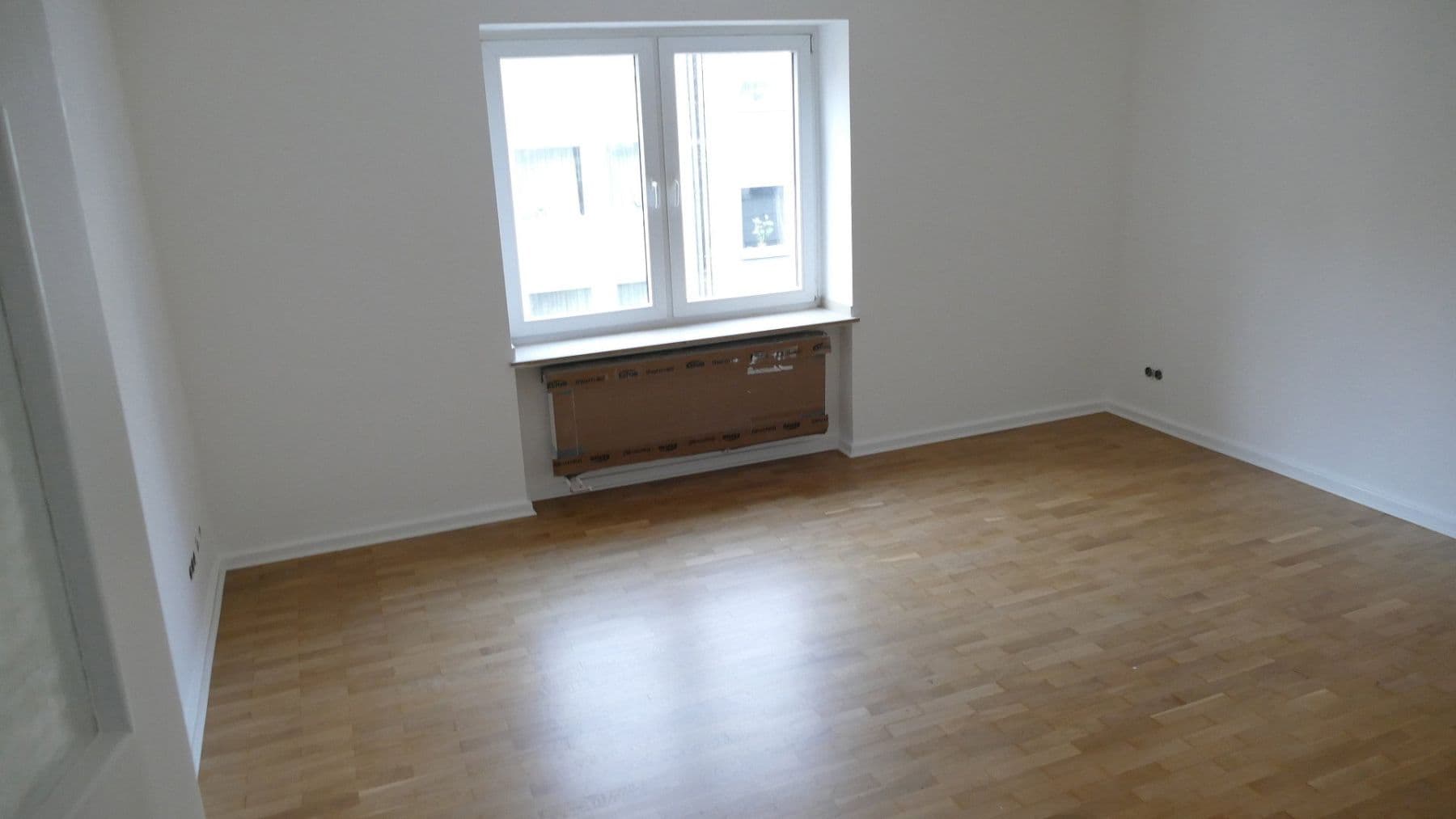 Prenájom bytu 2-izbový 65 m², Derendorfer Straße 14, Düsseldorf, Severné Porýnie - Westfálsko Prenájom bytu 2-izbový 65 m², Derendorfer Straße 14, Düsseldorf, Severné Porýnie - Westfálsko