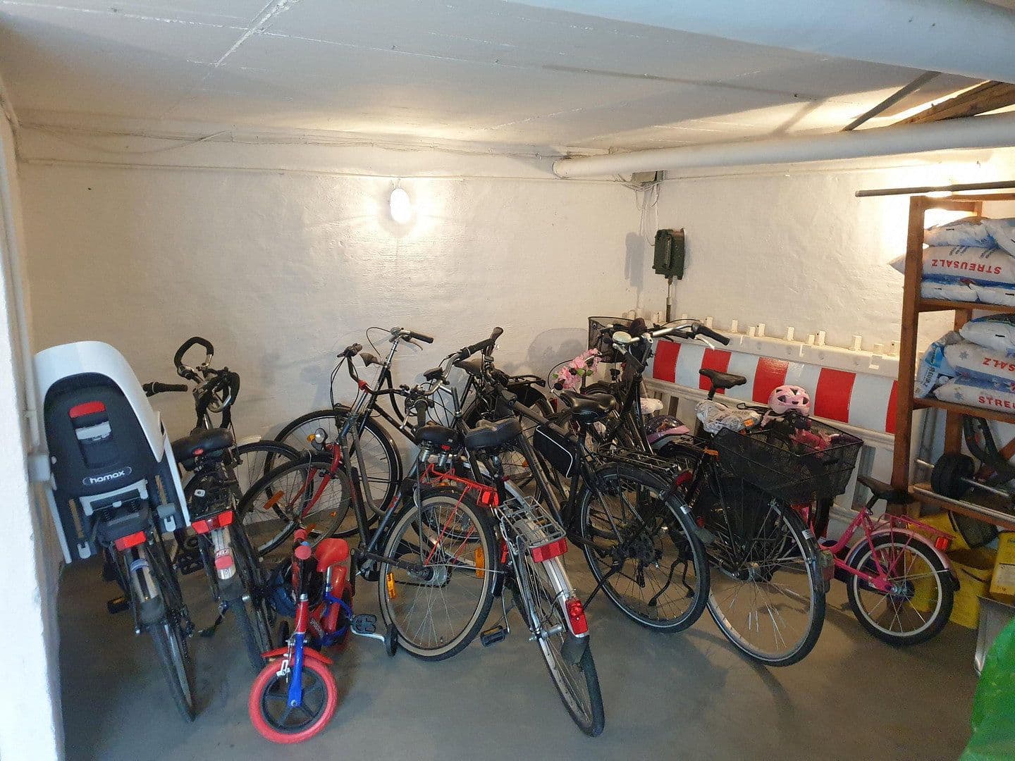 Prenájom bytu 4-izbový 102 m², Uhlenbrockstrasse 13, Gelsenkirchen, Severné Porýnie - Westfálsko Prenájom bytu 4-izbový 102 m², Uhlenbrockstrasse 13, Gelsenkirchen, Severné Porýnie - Westfálsko