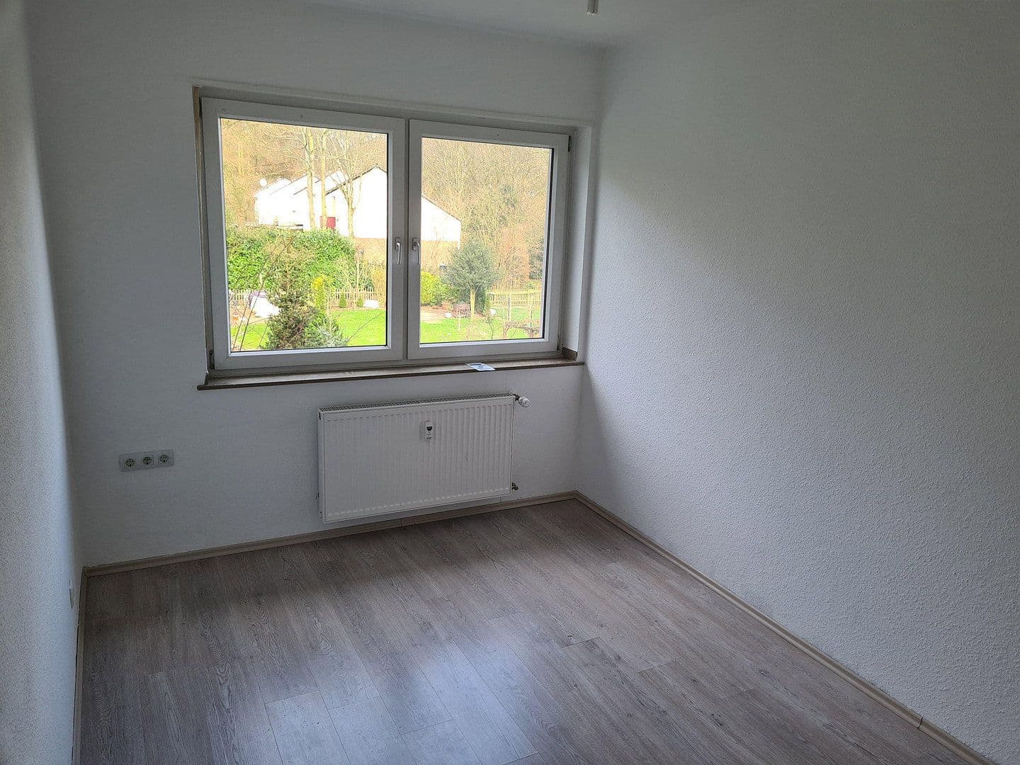 Prenájom bytu 4-izbový 102 m², Uhlenbrockstrasse 13, Gelsenkirchen, Severné Porýnie - Westfálsko Prenájom bytu 4-izbový 102 m², Uhlenbrockstrasse 13, Gelsenkirchen, Severné Porýnie - Westfálsko