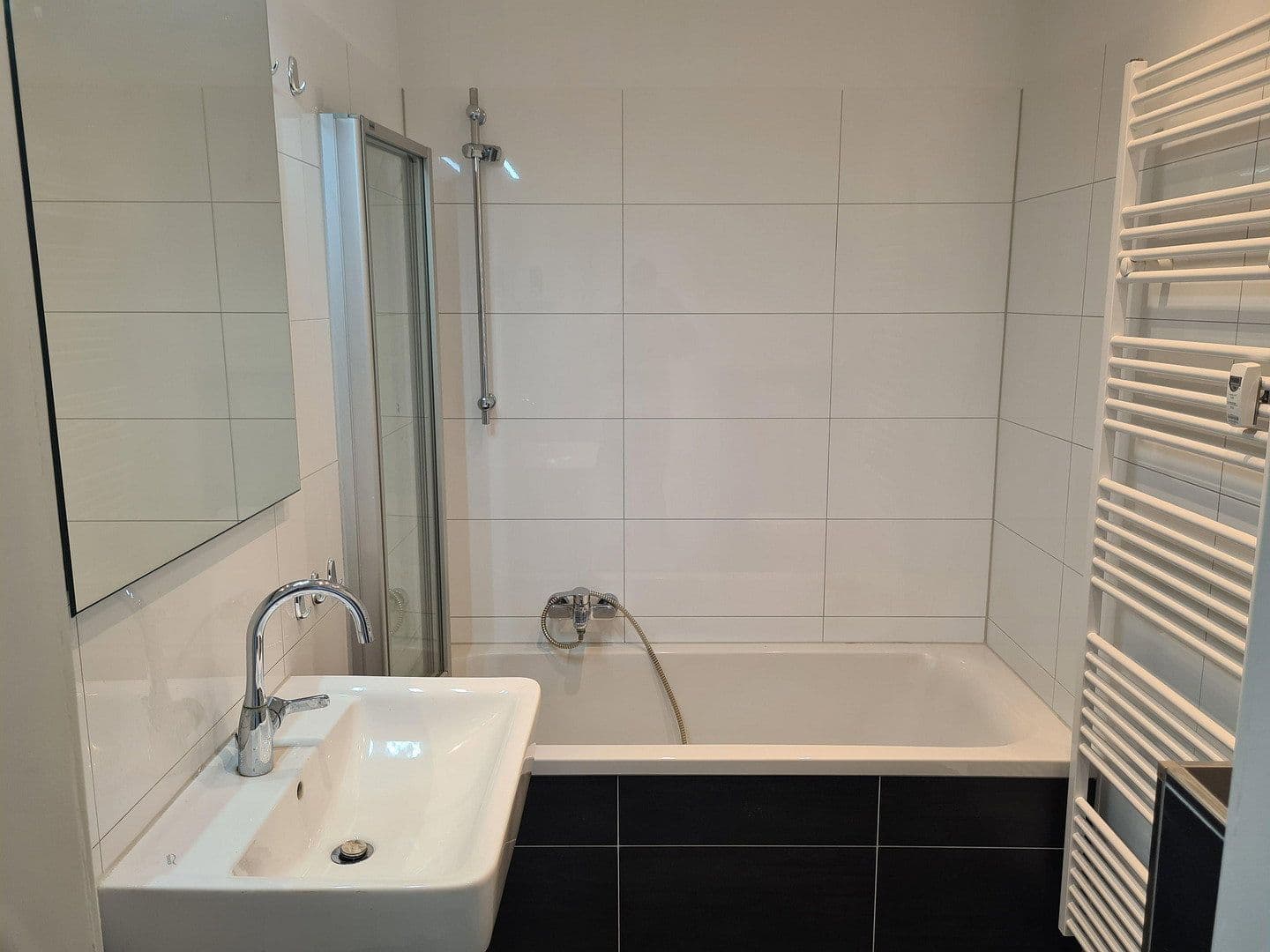 Prenájom bytu 4-izbový 102 m², Uhlenbrockstrasse 13, Gelsenkirchen, Severné Porýnie - Westfálsko Prenájom bytu 4-izbový 102 m², Uhlenbrockstrasse 13, Gelsenkirchen, Severné Porýnie - Westfálsko