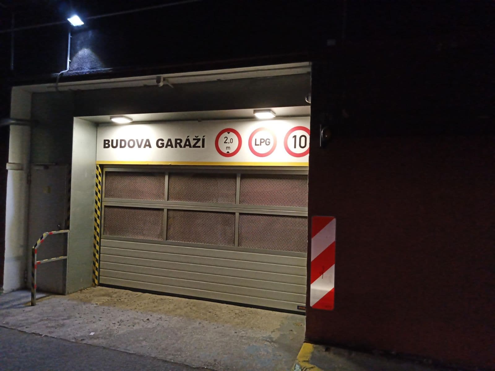 Prenájom garáže 11 m², Vršovická, Praha, Praha Prenájom garáže 11 m², Vršovická, Praha, Praha