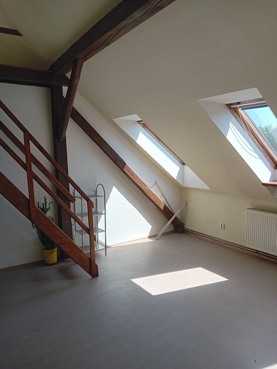 Prenájom bytu 3-izbový 120 m², Nad Kolčavkou, Praha, Praha Prenájom bytu 3-izbový 120 m², Nad Kolčavkou, Praha, Praha