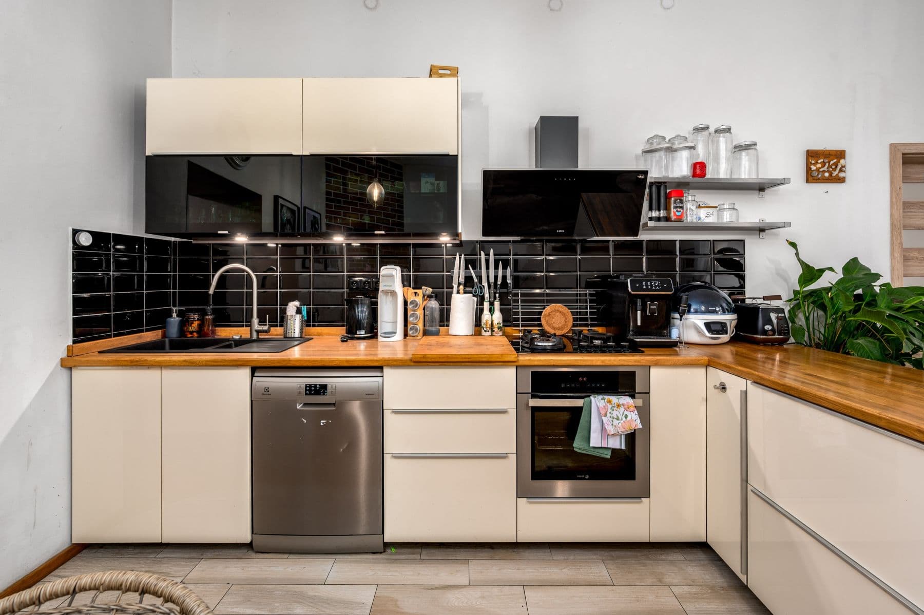 Prenájom bytu 55 m², Na Maninách, Praha, Praha Prenájom bytu 55 m², Na Maninách, Praha, Praha