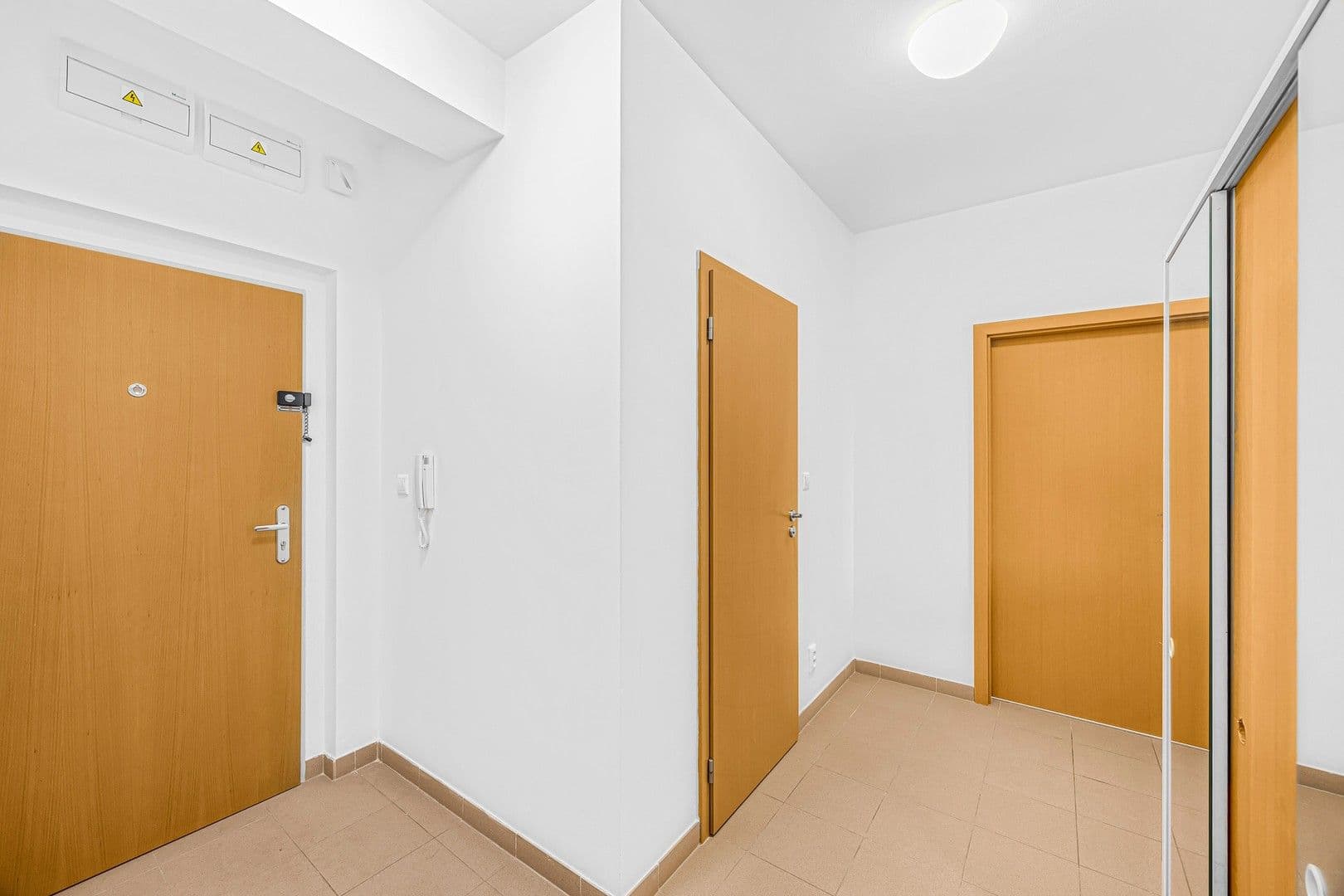 Prenájom bytu 2-izbový 63 m², Wiesenthalova, Praha, Praha Prenájom bytu 2-izbový 63 m², Wiesenthalova, Praha, Praha