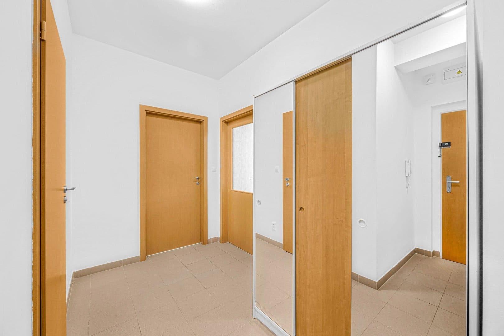 Prenájom bytu 2-izbový 63 m², Wiesenthalova, Praha, Praha Prenájom bytu 2-izbový 63 m², Wiesenthalova, Praha, Praha
