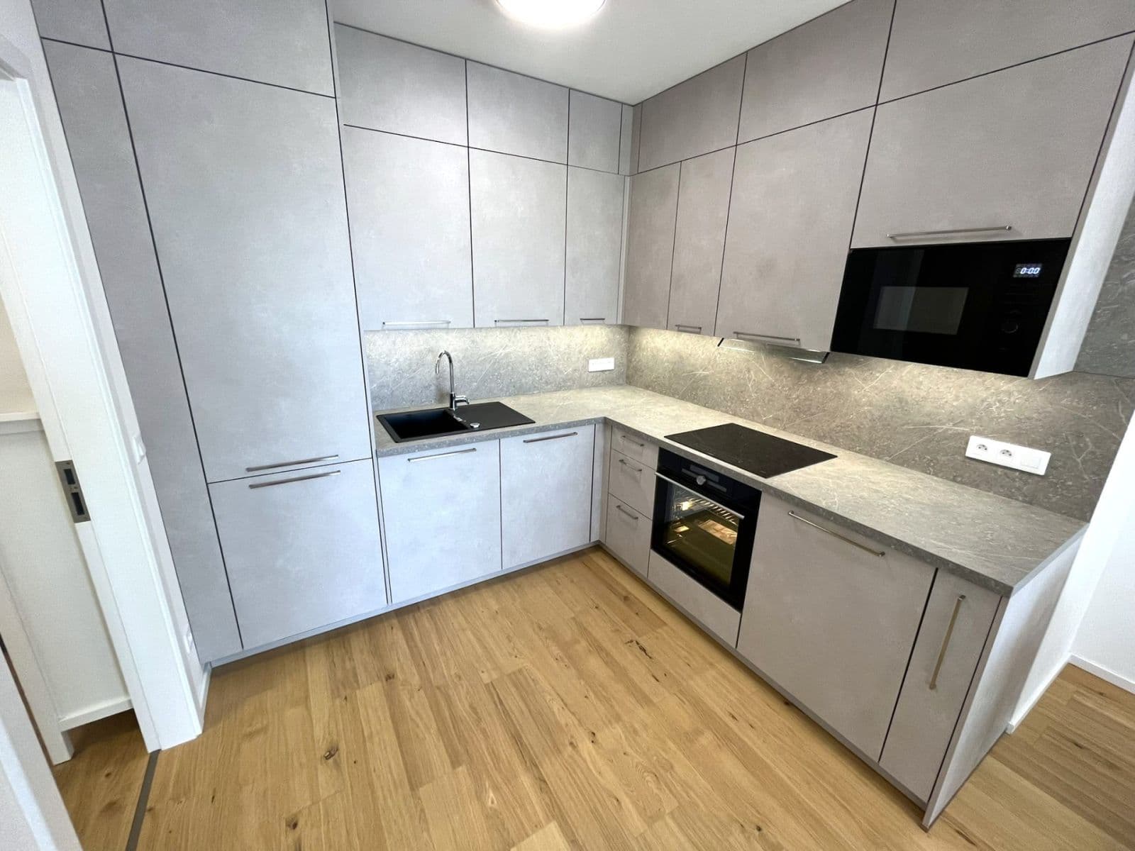 Prenájom bytu 2-izbový 48 m², Bratislavská, Brno, Jihomoravský kraj Prenájom bytu 2-izbový 48 m², Bratislavská, Brno, Jihomoravský kraj