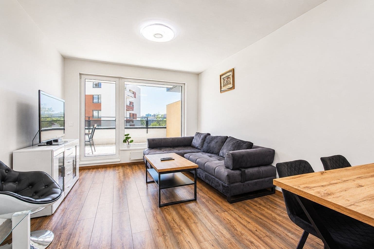 Prenájom bytu 2-izbový 56 m², U plynárny, Praha, Praha Prenájom bytu 2-izbový 56 m², U plynárny, Praha, Praha