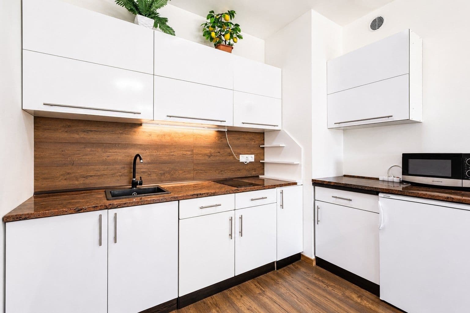 Prenájom bytu 2-izbový 56 m², U plynárny, Praha, Praha Prenájom bytu 2-izbový 56 m², U plynárny, Praha, Praha