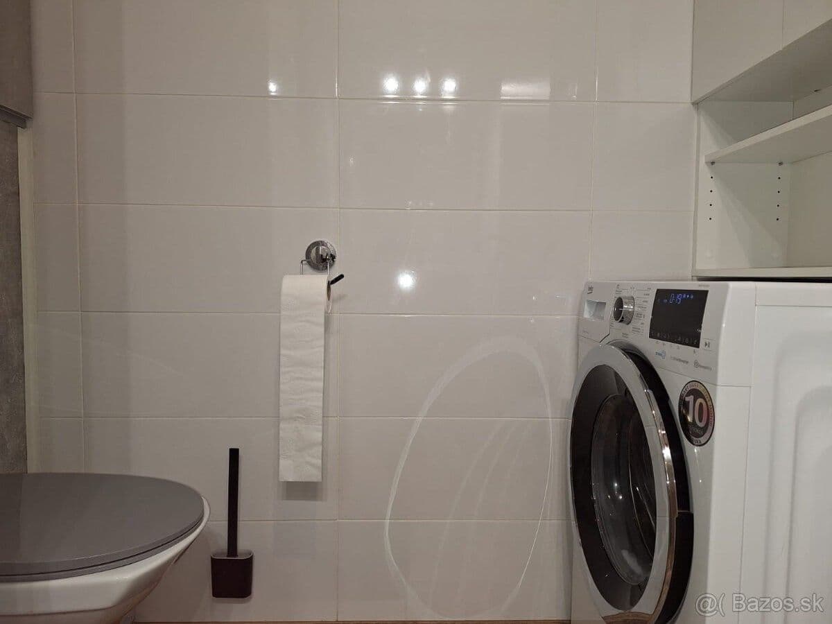 Prenájom bytu 2-izbový 48 m², Jedľová, Zvolen, Banskobystrický kraj Prenájom bytu 2-izbový 48 m², Jedľová, Zvolen, Banskobystrický kraj