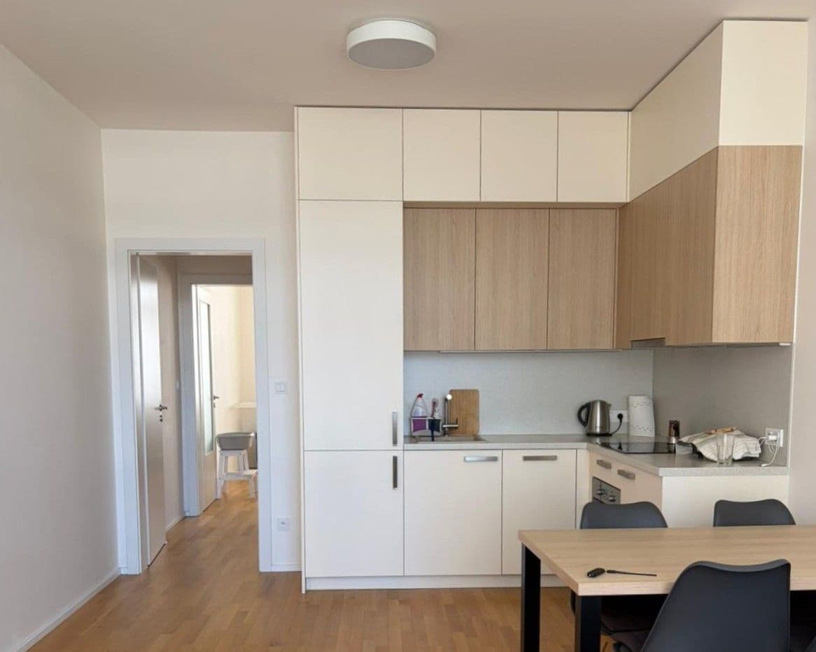 Prenájom bytu 2-izbový 46 m², Tusarova, Praha, Praha Prenájom bytu 2-izbový 46 m², Tusarova, Praha, Praha